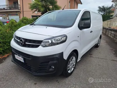 Usata Opel Vivaro-e Combi Enjoy 120 CV (88 kW) 2020 Bianco Monovolume