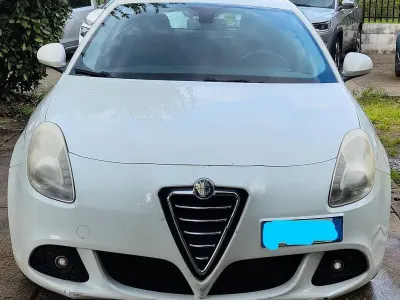 Usata Alfa Romeo Giulietta Progression 105 CV (77 kW) 2013 Bianco Utilitaria