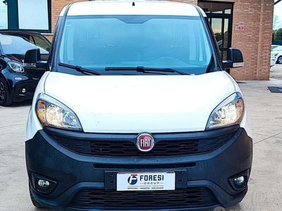 Usata Fiat Doblò Lounge 120 CV (88 kW) 2021 Bianco Monovolume