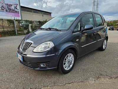Usata Lancia Musa S 95 CV (69 kW) 2010 Grigio Monovolume