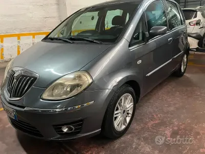 Usata Lancia Musa 90 CV (66 kW) 2009 Grigio Monovolume
