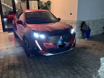 Usata Peugeot 2008 Allure 131 CV (96 kW) 2020 SUV
