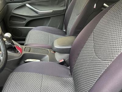 Begagnad Ford C-MAX 110 HK (80 kW) 2010 Grå Minibuss