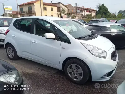 Usata Kia Venga Active 90 CV (66 kW) 2016 Bianco Utilitaria