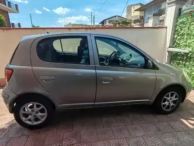 Usata Toyota Yaris 65 CV (47 kW) 2005 Berlina