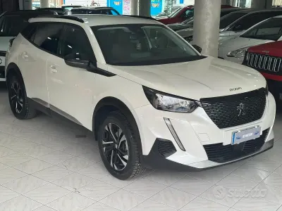 Usata Peugeot 2008 GT 110 CV (80 kW) 2022 Bianco SUV