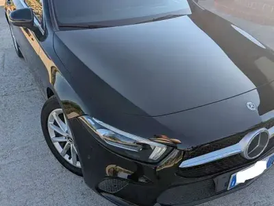 Usata Mercedes A180 116 CV (85 kW) 2018 Nero Berlina