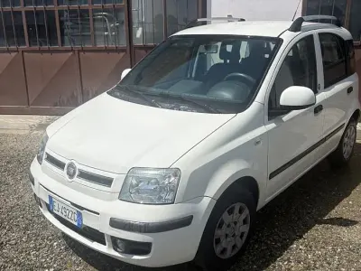 Usata Fiat Panda Emotion 75 CV (55 kW) 2011 Bianco Utilitaria