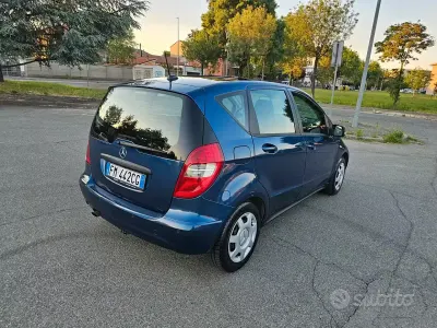 Usata Mercedes A180 Avantgarde 109 CV (80 kW) 2011 Bluazzurro Berlina