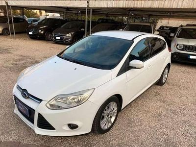 Usata Ford Focus Titanium 95 CV (69 kW) 2011 Bianco Berlina
