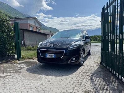 Usata Peugeot 5008 120 CV (88 kW) 2016 Nero Monovolume