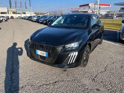 Usata Peugeot 208 Allure 101 CV (74 kW) 2025 Nero Utilitaria