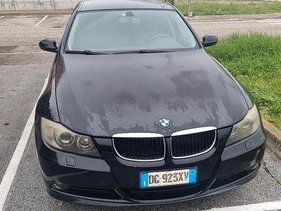 Usata BMW 320 177 CV (130 kW) 2007 Nero Station wagon