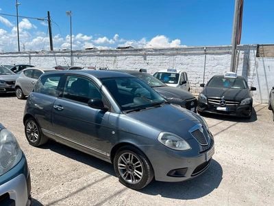 Usata Lancia Ypsilon 75 CV (55 kW) 2011 Grigio Utilitaria