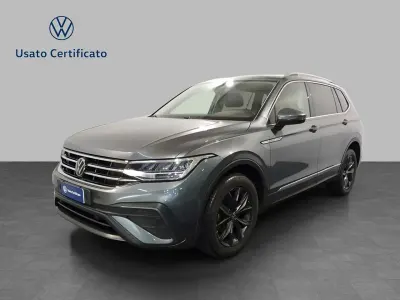 Usata VW Tiguan Allspace Life 150 CV (110 kW) 2022 Platinum grey metallizzato SUV