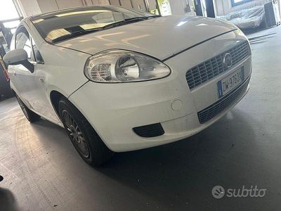Usata Fiat Grande Punto 90 CV (66 kW) 2009 Bianco Utilitaria