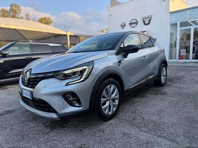 Usata Renault Captur Intens 140 CV (102 kW) 2022 Grigio SUV