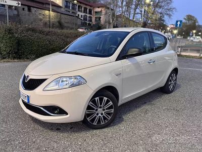 Gebraucht Lancia Ypsilon Silver 69 PS (50 kW) 2015 Beige Kleinwagen