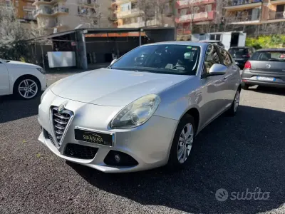 Usata Alfa Romeo Giulietta Distinctive 170 CV (125 kW) 2011 Grigio Utilitaria
