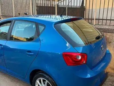 Usata Seat Ibiza SC Style 90 CV (66 kW) 2010 Blu/azzurro Utilitaria