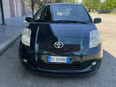 Usata Toyota Yaris 65 CV (47 kW) 2006 Utilitaria