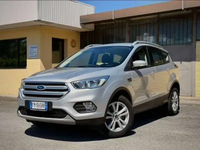 Usata Ford Kuga Business Edition 120 CV (88 kW) 2018 Argento SUV