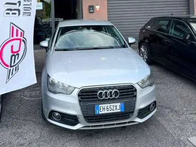 Usata Audi A1 Attraction 105 CV (77 kW) 2011 Argento Utilitaria