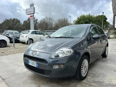 Usata Fiat Punto Lounge 77 CV (56 kW) 2015 Grigio Berlina