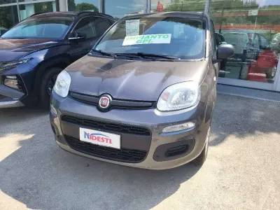 Usata Fiat Panda Easy 69 CV (50 kW) 2018 Grigio scuro metallizzato Utilitaria