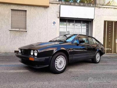 Usata Alfa Romeo GTV 158 CV (116 kW) 1986 Grigio scuro metallizzato Coupé