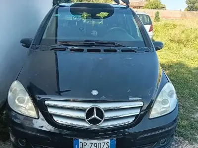 Gebraucht Mercedes B200 109 PS (80 kW) 2009 Schwarz Van / Kleinbus