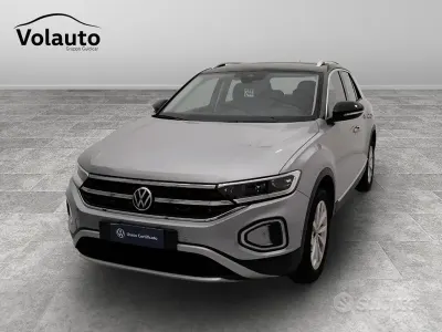 Usata VW T-Roc Style 116 CV (85 kW) 2025 Grigio metallizzato chiaro SUV