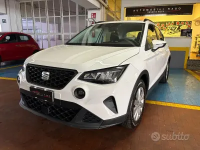 Käytetty Seat Arona Reference 95 HP (69 kW) 2023 Valkoinen Katumaasturi