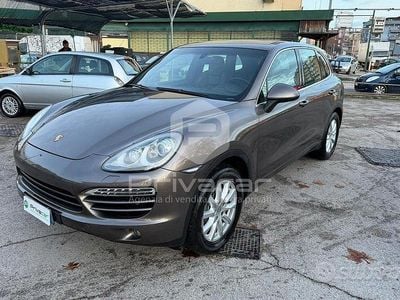 Usata Porsche Cayenne 245 CV (180 kW) 2012 Grigio SUV