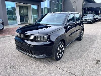 Nuova Fiat Grande Panda Icon 110 CV (80 kW) 2025 Nero Utilitaria