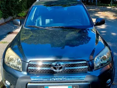 Usata Toyota RAV4 Luxury 177 CV (130 kW) 2007 Grigio SUV