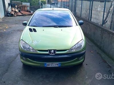 Begagnad Peugeot 206 CC 109 HK (80 kW) 2001 Grön Cab