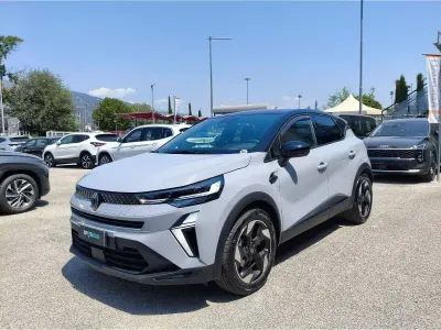 Usata Renault Captur Techno 101 CV (74 kW) 2025 Ceramic grey/black metallic SUV