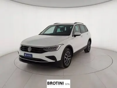 Usata VW Tiguan Life 245 CV (180 kW) 2022 Bianco pastello SUV