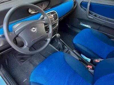 Usata Lancia Ypsilon 54 CV (39 kW) 2002 Blu Utilitaria