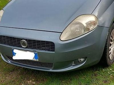 Usata Fiat Grande Punto 75 CV (55 kW) 2009 Grigio Utilitaria