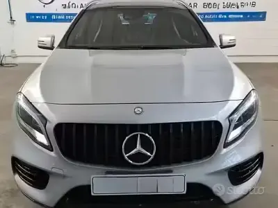 Usata Mercedes GLA200 136 CV (100 kW) 2018 Grigio SUV