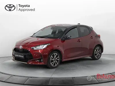 Usata Toyota Yaris Hybrid Style 92 CV (67 kW) 2021 Rosso Berlina
