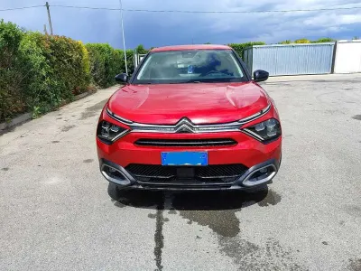 Begagnad Citroën C4 PureTech 131 HK (96 kW) 2022 Röd Sedan