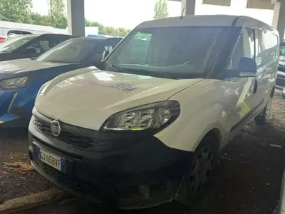 Usata Fiat Doblò Lounge 105 CV (77 kW) 2022 Bianco Monovolume