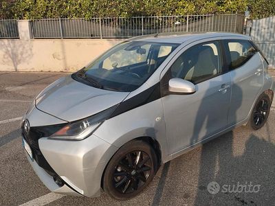 Usata Toyota Aygo 69 CV (50 kW) 2018 Grigio Utilitaria