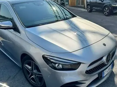 Usata Mercedes B200 163 CV (119 kW) 2019 Argento Utilitaria