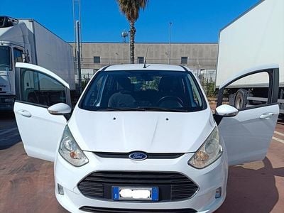 Begagnad Ford B-MAX 95 HK (69 kW) 2013 Vit Minibuss