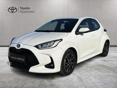 Usata Toyota Yaris Hybrid Trend 116 CV (85 kW) 2022 Bianco Berlina