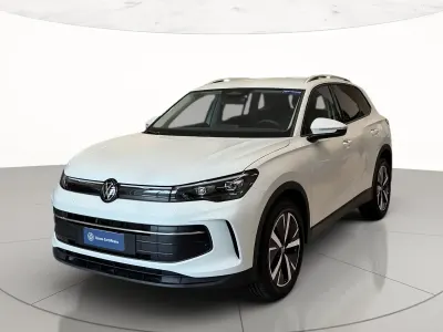 Nuova VW Tiguan Life 150 CV (110 kW) 2026 Oryx white perlato SUV